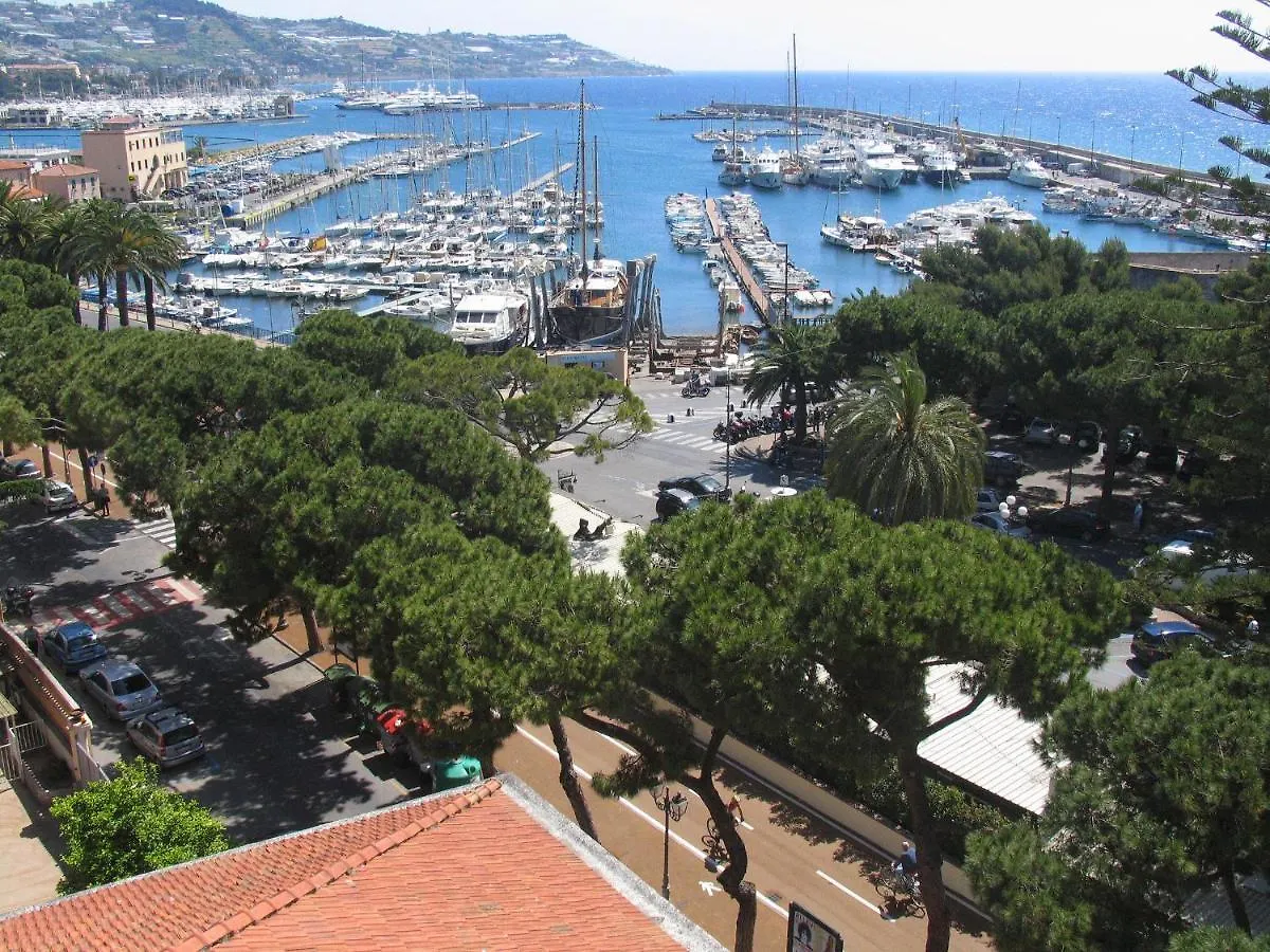 Maison Du Port Vieux Apartment Sanremo