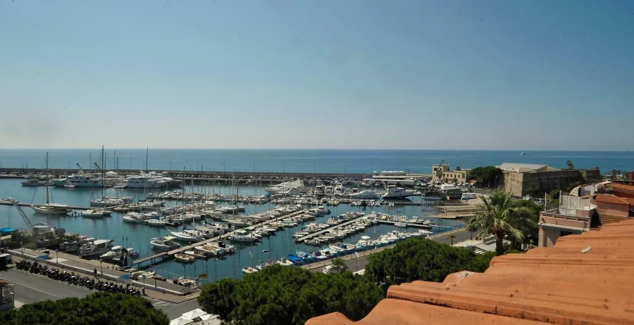 Maison Du Port Vieux Apartment Sanremo