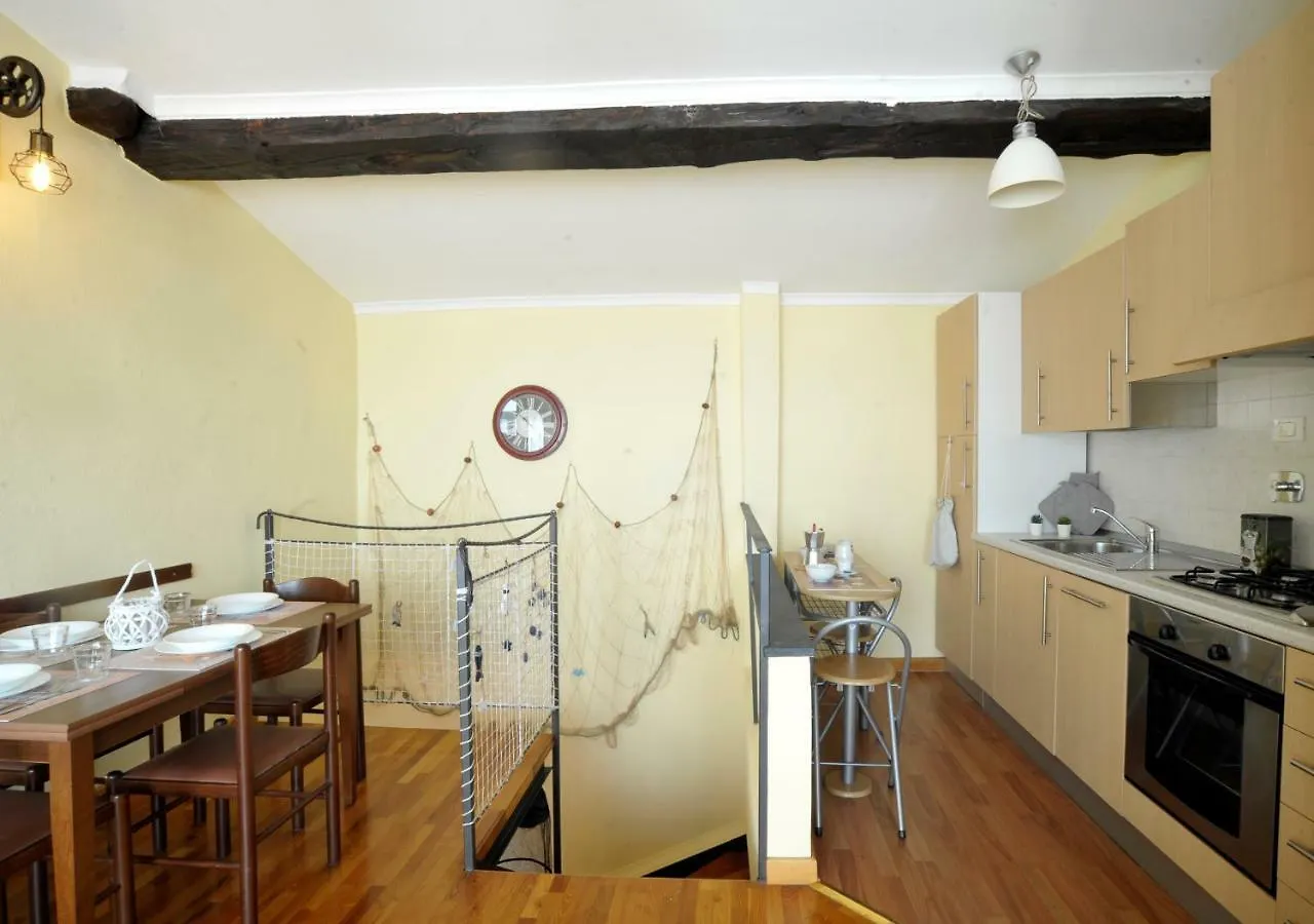 Maison Du Port Vieux Apartment Sanremo Italy