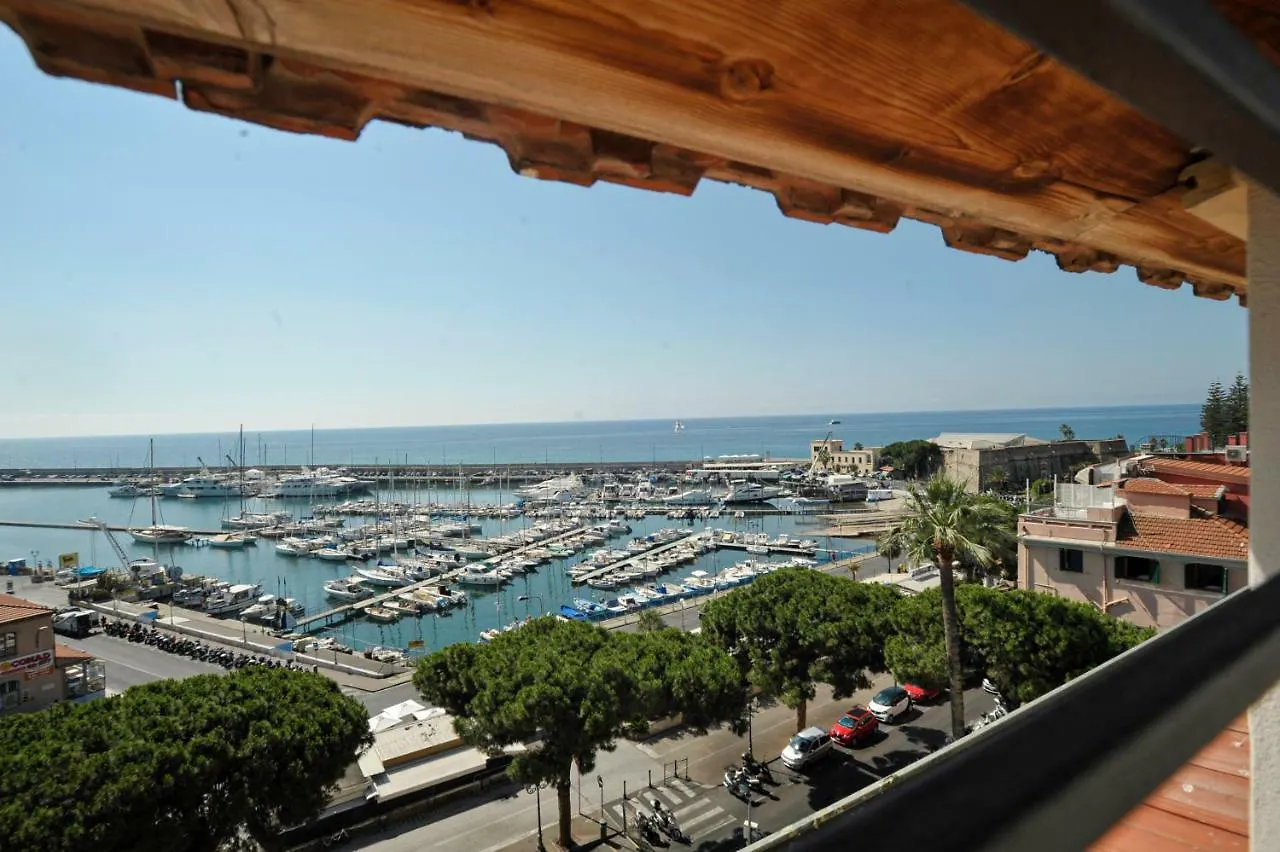 Maison Du Port Vieux Apartment Sanremo Italy